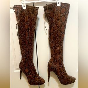 NWOT THIGH HIGH platform boots